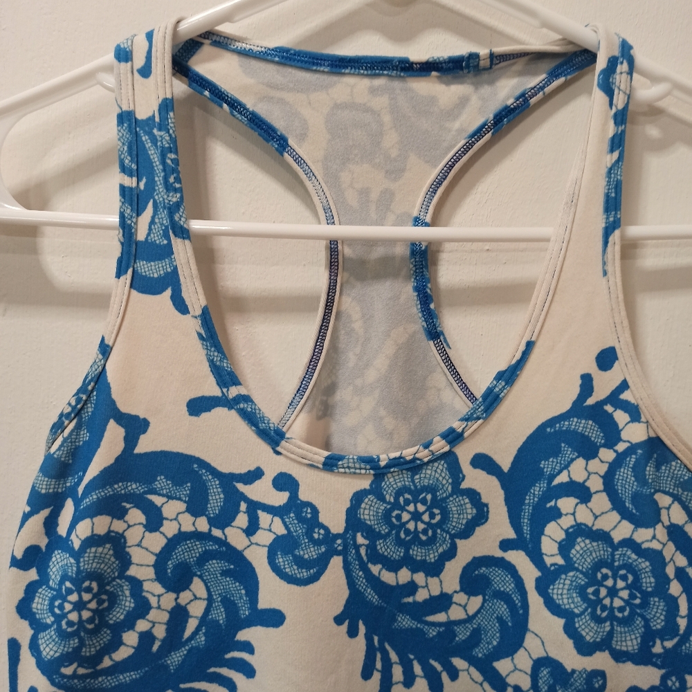 Lululemon Sz 4 Cool Racerback Tank Top Small White Blue Floral Luon Yoga - Picture 5 of 9